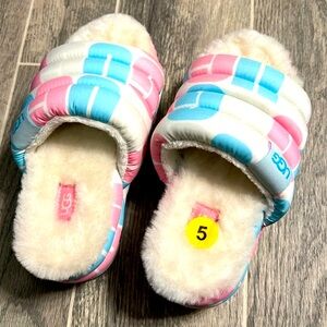 Uggs platform sandals multicolor